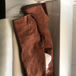 Nine West Snowfallo boot size 8 1/2 Brown